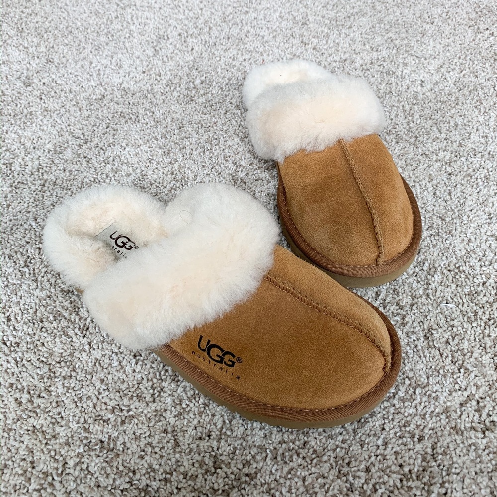 UGG Cozy II Slipper in Chestnut